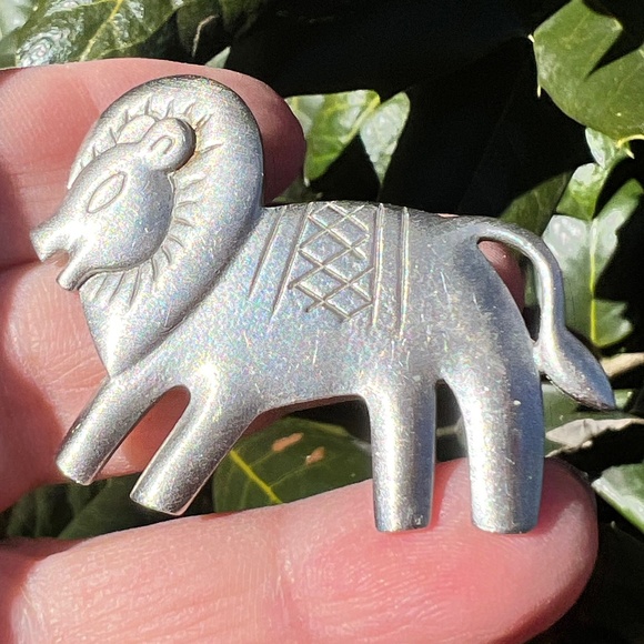 VINTAGE BROCHE signé J.J Jonette Jewelry PLUME COULEUR ARGENT